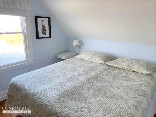 Cape Cod Home 994369