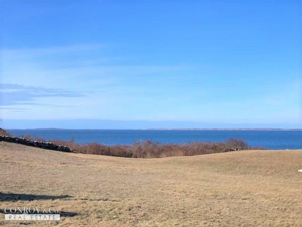 Cape Cod Home 994369