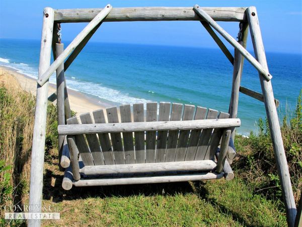 Cape Cod Home 994370