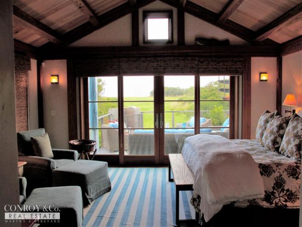Cape Cod Home 994370