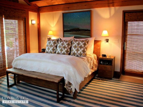 Cape Cod Home 994370