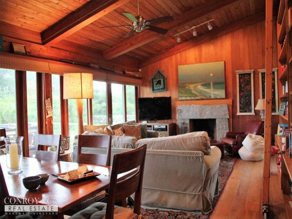 Cape Cod Home 994370