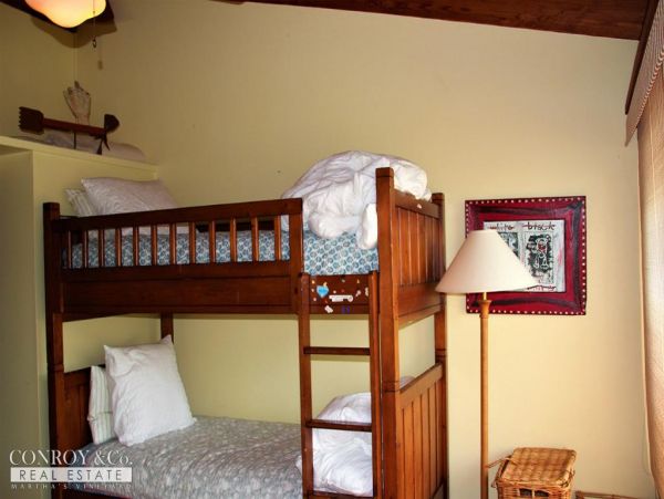Cape Cod Home 994370