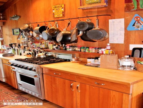 Cape Cod Home 994370