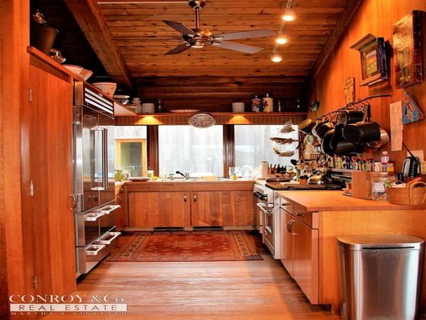 Cape Cod Home 994370