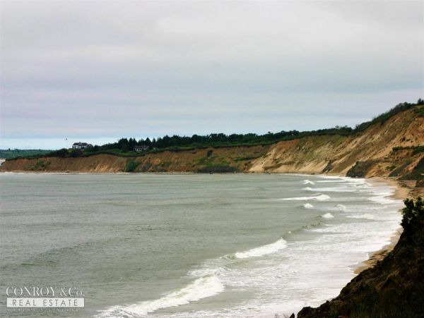 Cape Cod Home 994370