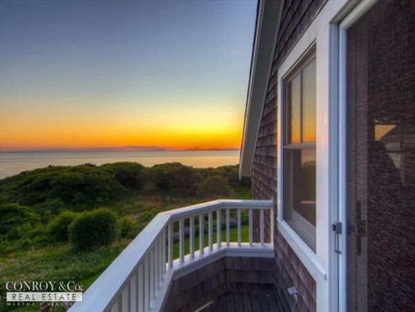 Cape Cod Home 994371