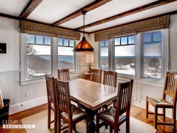 Cape Cod Home 994371