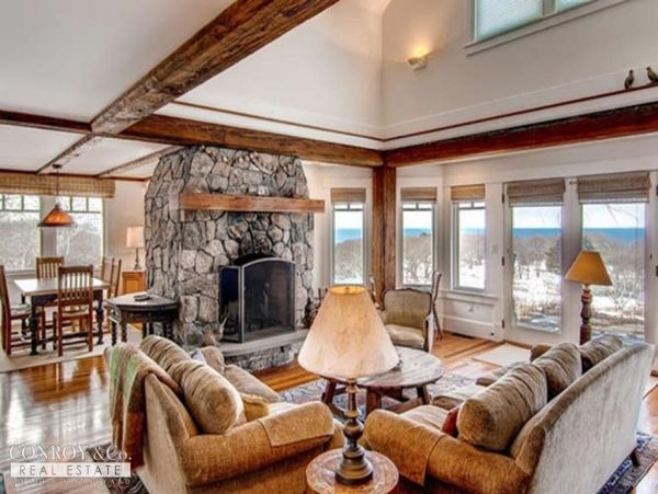 Cape Cod Home 994371