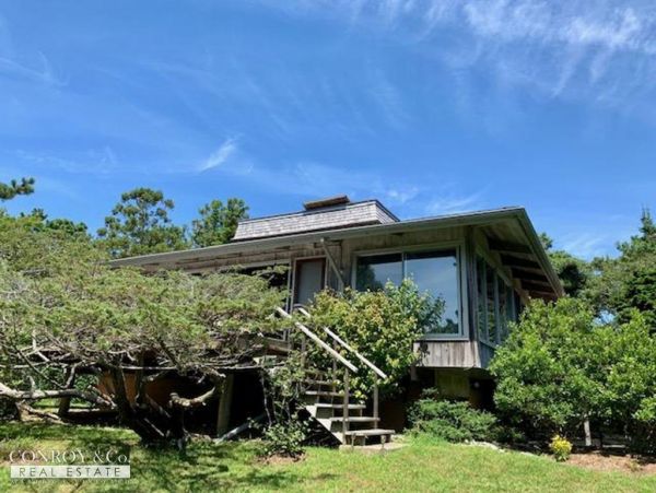Cape Cod Home 994372