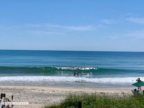 Cape Cod Home 994372