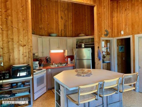 Cape Cod Home 994372
