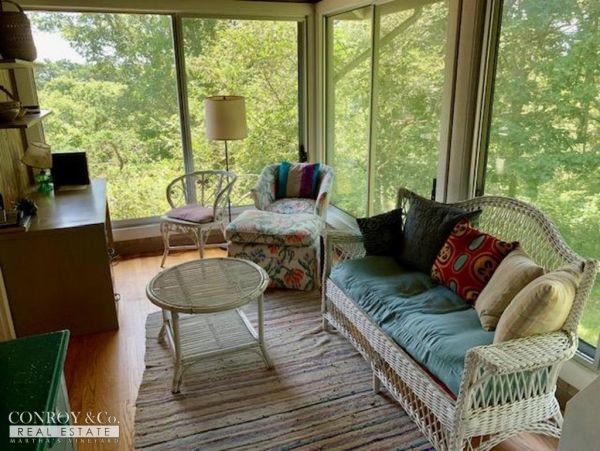 Cape Cod Home 994372
