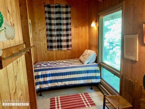 Cape Cod Home 994372