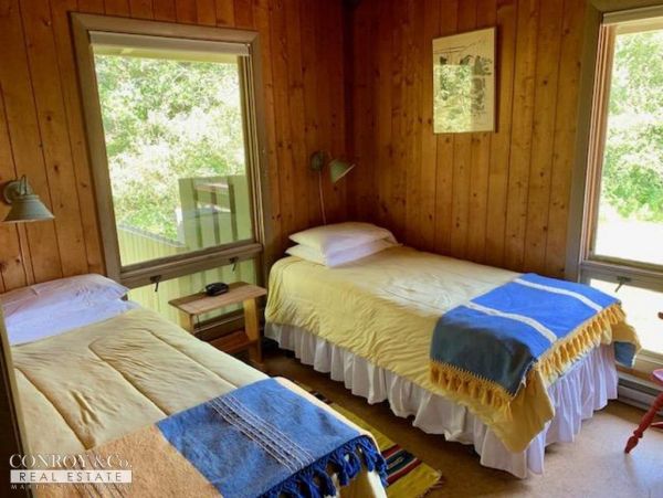Cape Cod Home 994372