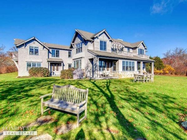 Cape Cod Home 994373