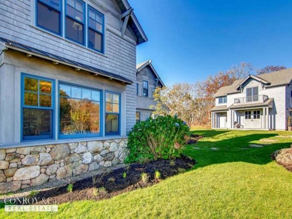 Cape Cod Home 994373