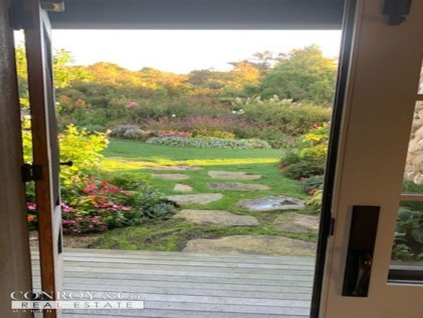 Cape Cod Home 994373