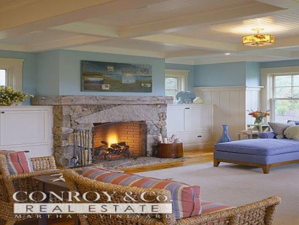 Cape Cod Home 994373