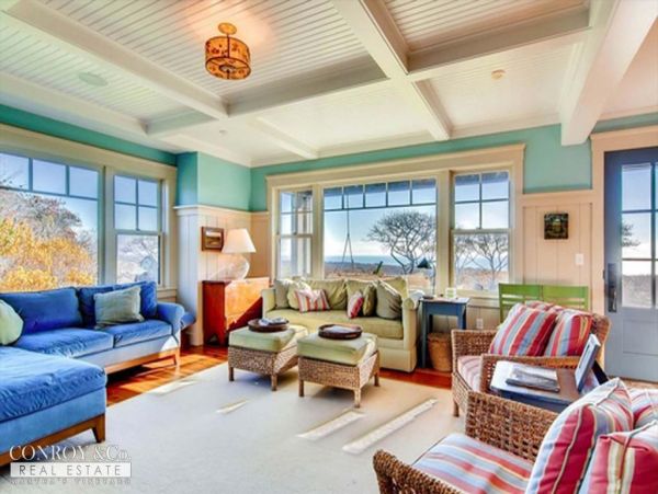 Cape Cod Home 994373