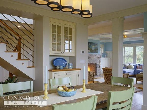 Cape Cod Home 994373