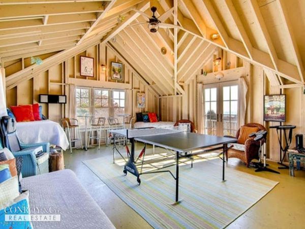 Cape Cod Home 994373