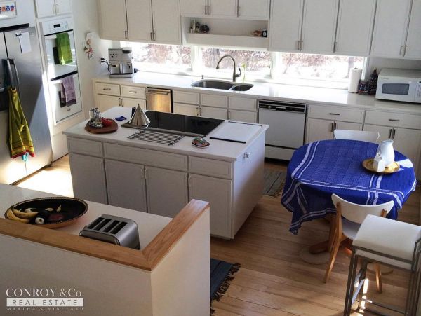 Cape Cod Home 994374