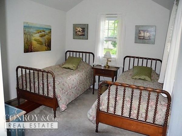 Cape Cod Home 994375