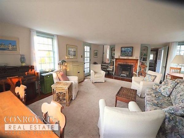 Cape Cod Home 994375