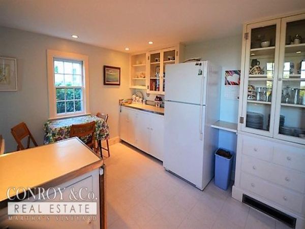 Cape Cod Home 994375