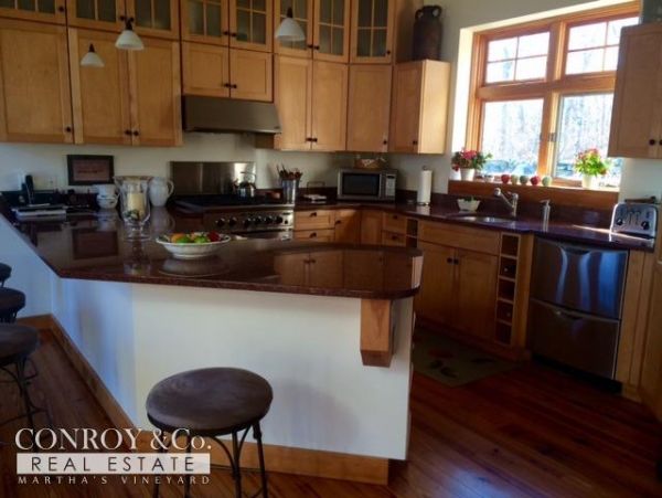 Cape Cod Home 994376