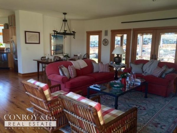 Cape Cod Home 994376