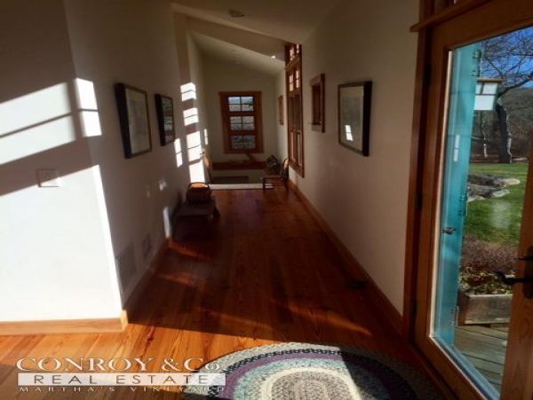 Cape Cod Home 994376