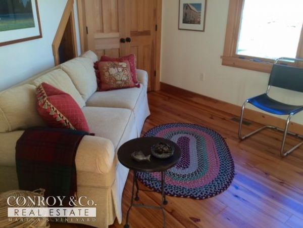 Cape Cod Home 994376