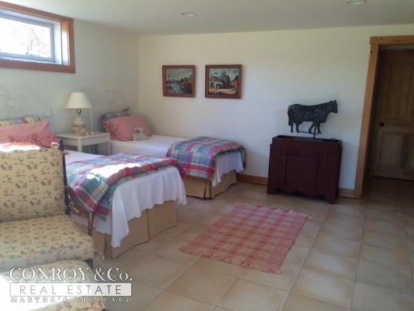 Cape Cod Home 994376