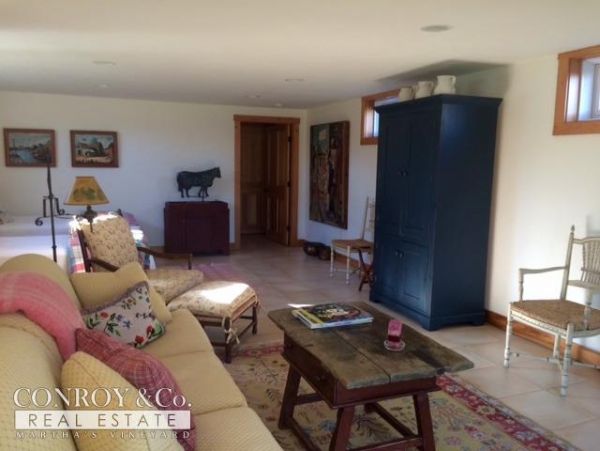 Cape Cod Home 994376