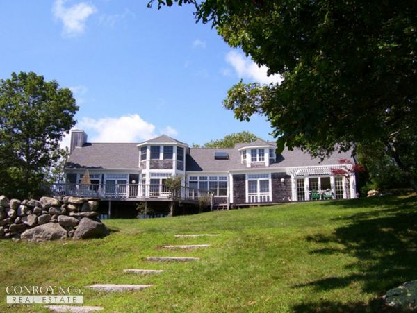 Cape Cod Home 994377