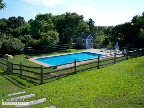 Cape Cod Home 994377