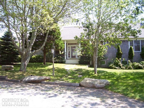 Cape Cod Home 994377