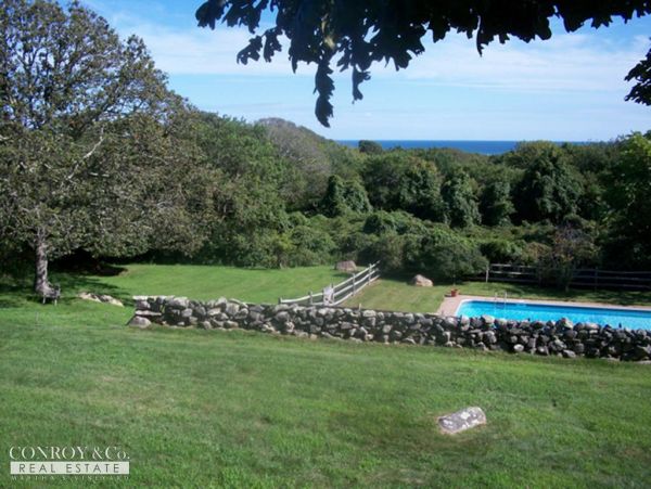 Cape Cod Home 994377