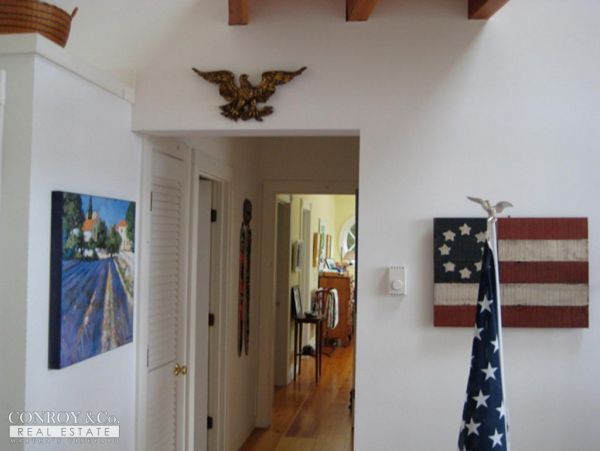 Cape Cod Home 994377
