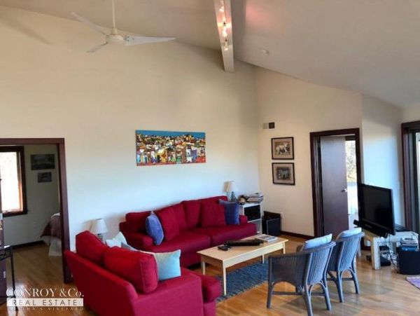 Cape Cod Home 994378
