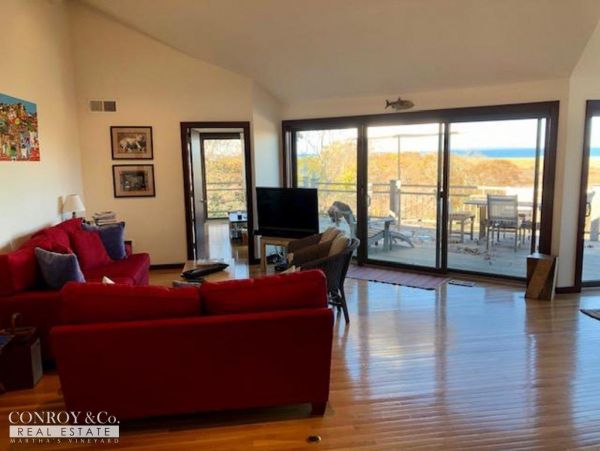 Cape Cod Home 994378