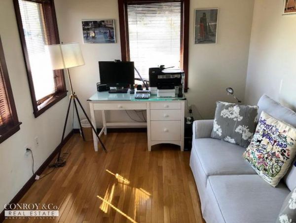 Cape Cod Home 994378