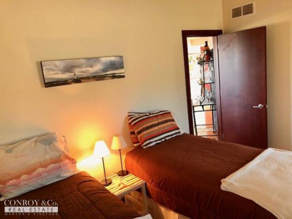 Cape Cod Home 994378