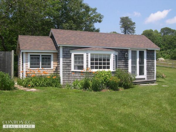 Cape Cod Home 994380