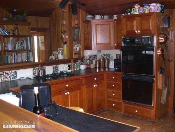 Cape Cod Home 994380