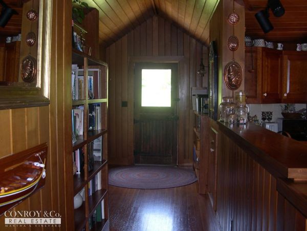 Cape Cod Home 994380