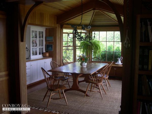 Cape Cod Home 994380