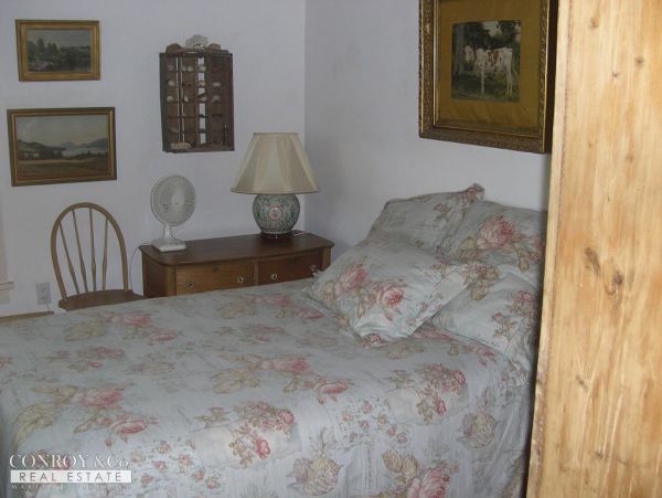 Cape Cod Home 994380